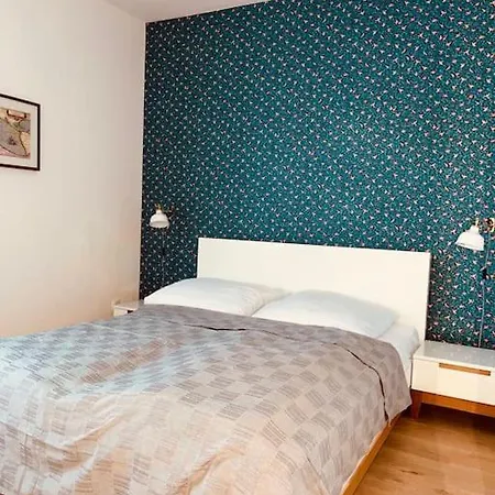 アパート Frisch Renovierte Fewo, In Zentraler Lage *