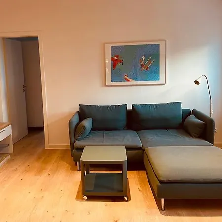 アパート Frisch Renovierte Fewo, In Zentraler Lage ゼリン